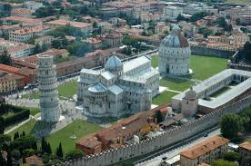 pisa piazza dei miracoli